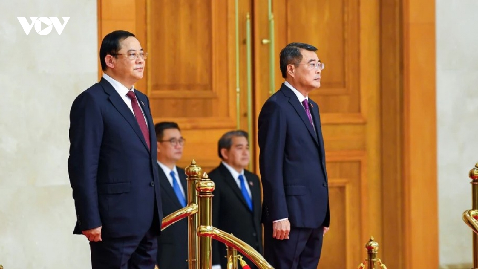 Government chief hosts official welcome ceremony for Lao PM