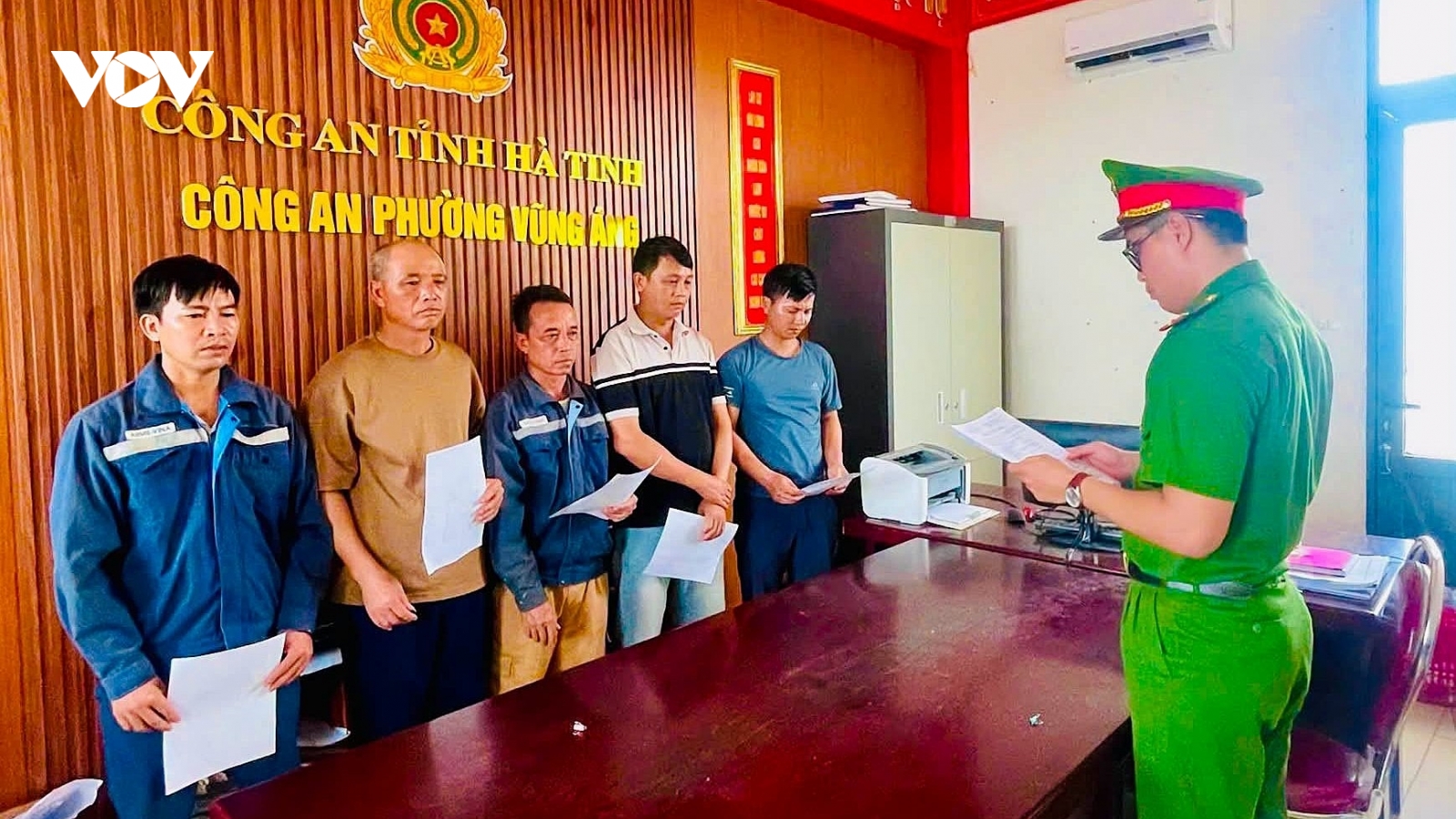 Khởi tố 5 đối tượng trộm cắp tài sản tại công trường nhà máy sản xuất mô tô điện