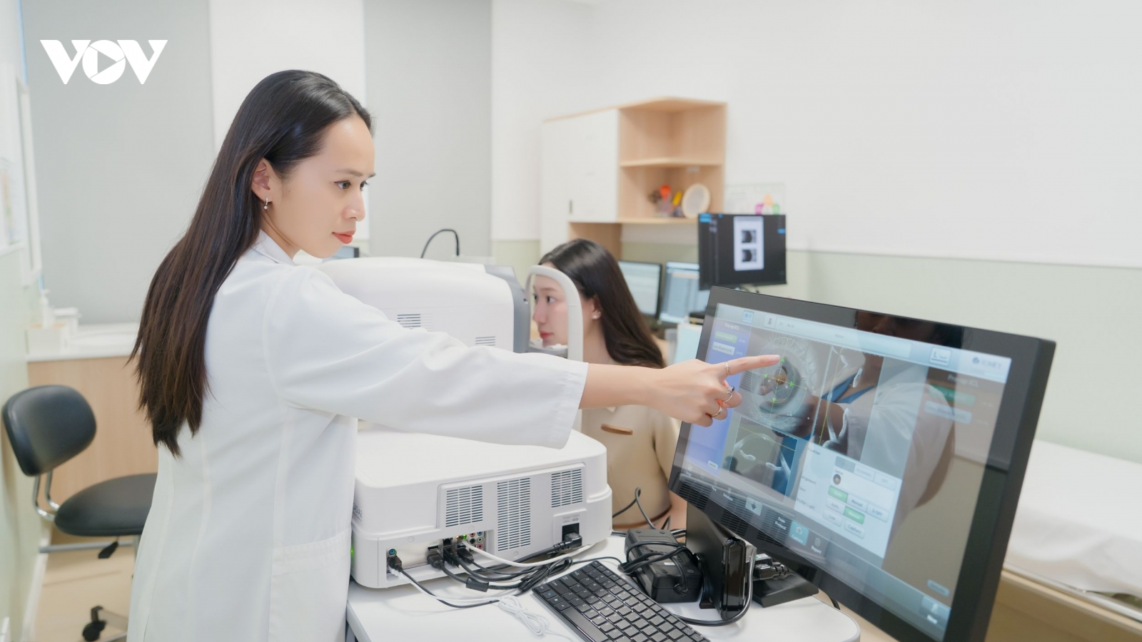 Kỷ nguyên mới trong điều trị bệnh lý võng mạc phức tạp tại Việt Nam