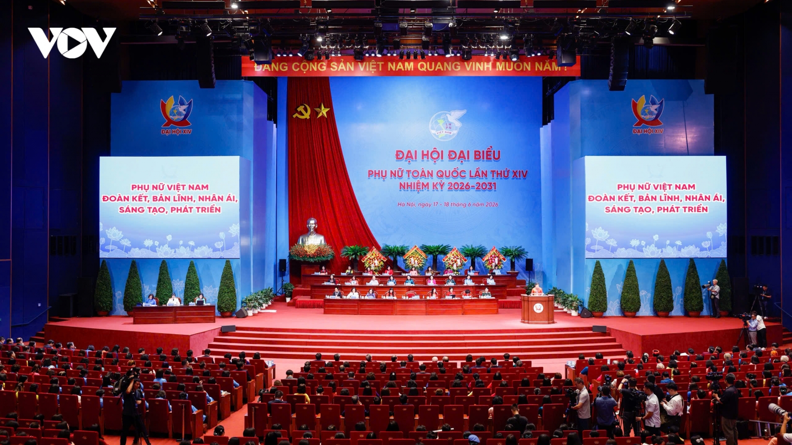 Khơi dậy khát vọng cống hiến, phát huy vai trò phụ nữ Việt Nam trong kỷ nguyên mới