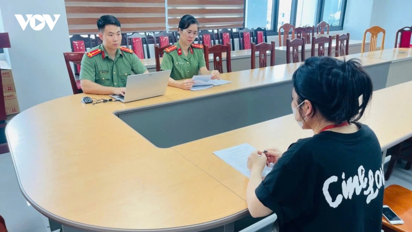 Nóng 24h: Học hết lớp 9, shipper cũng mạo xưng "chuyên gia" thẩm mỹ để lừa khách