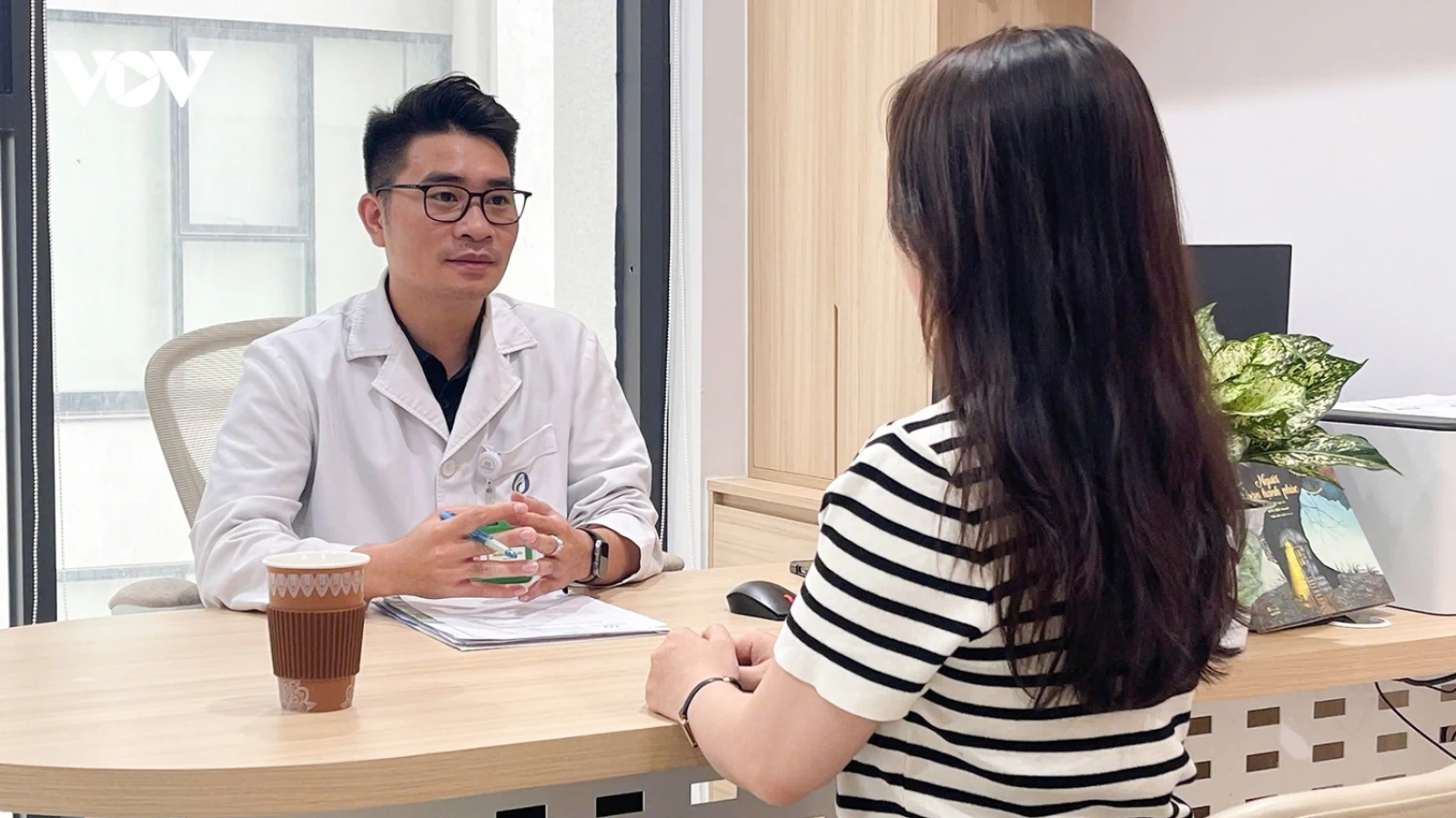 Người mẹ trẻ hoảng loạn, tự làm đau bản thân chỉ 3 ngày sau sinh