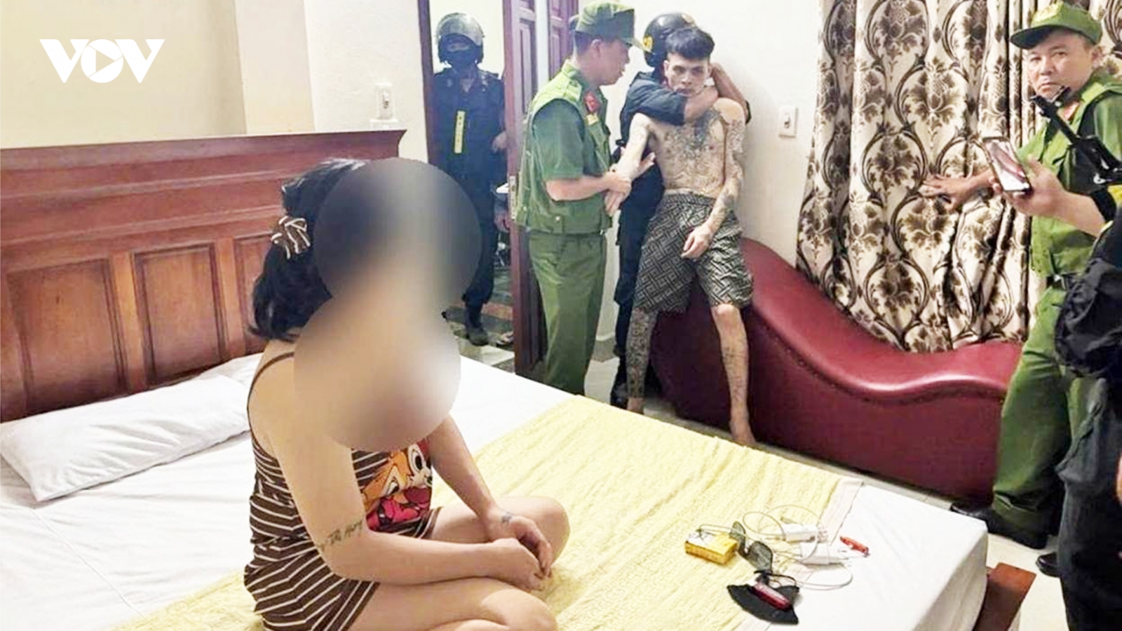 Bắt giữ 3 đối tượng tàng trữ, sử dụng ma túy tại xã Thường Tín, Hà Nội