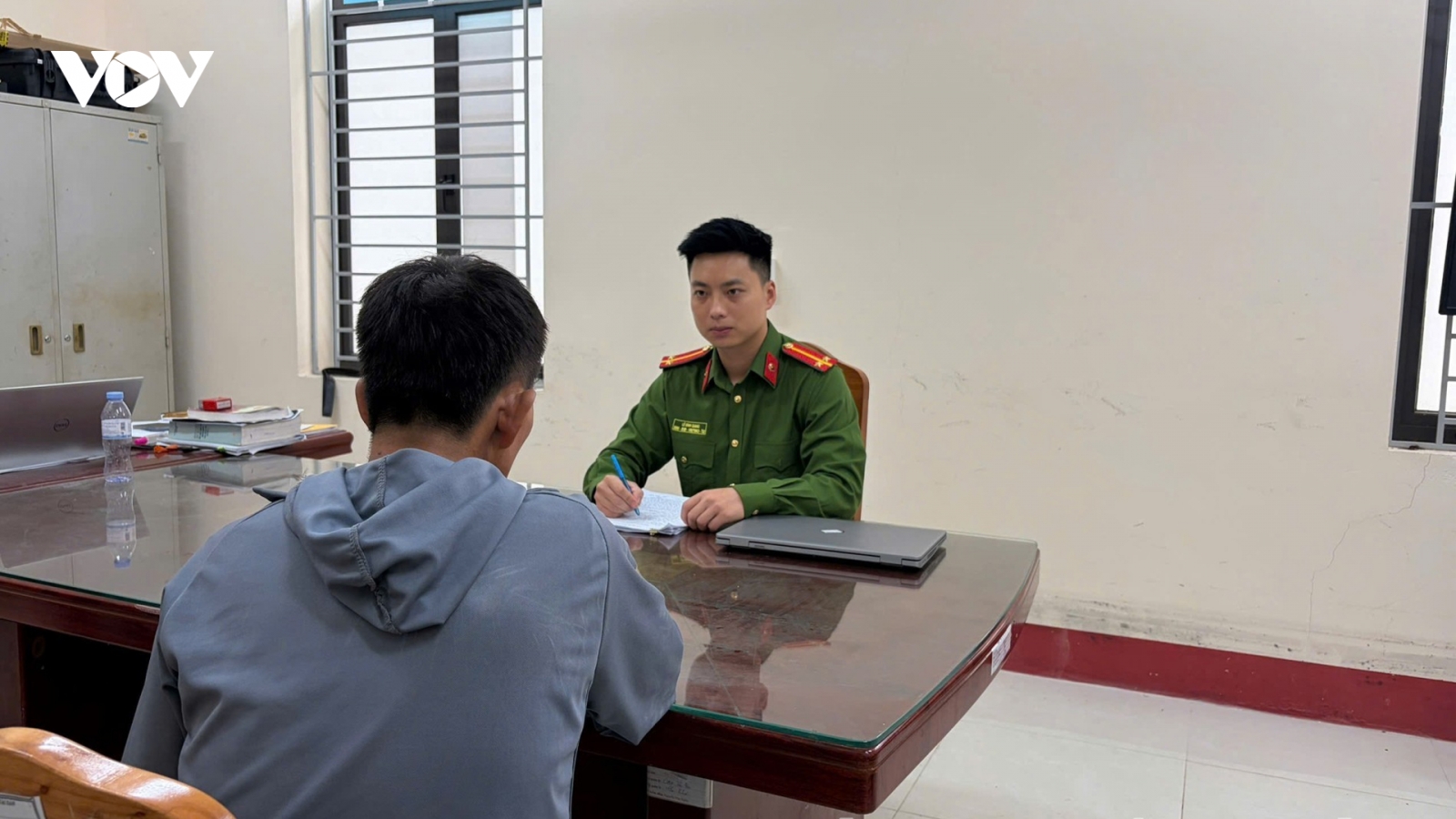 Bắt quả tang 2 đối tượng mua bán, thu giữ 14 gói ma túy tại Thái Nguyên