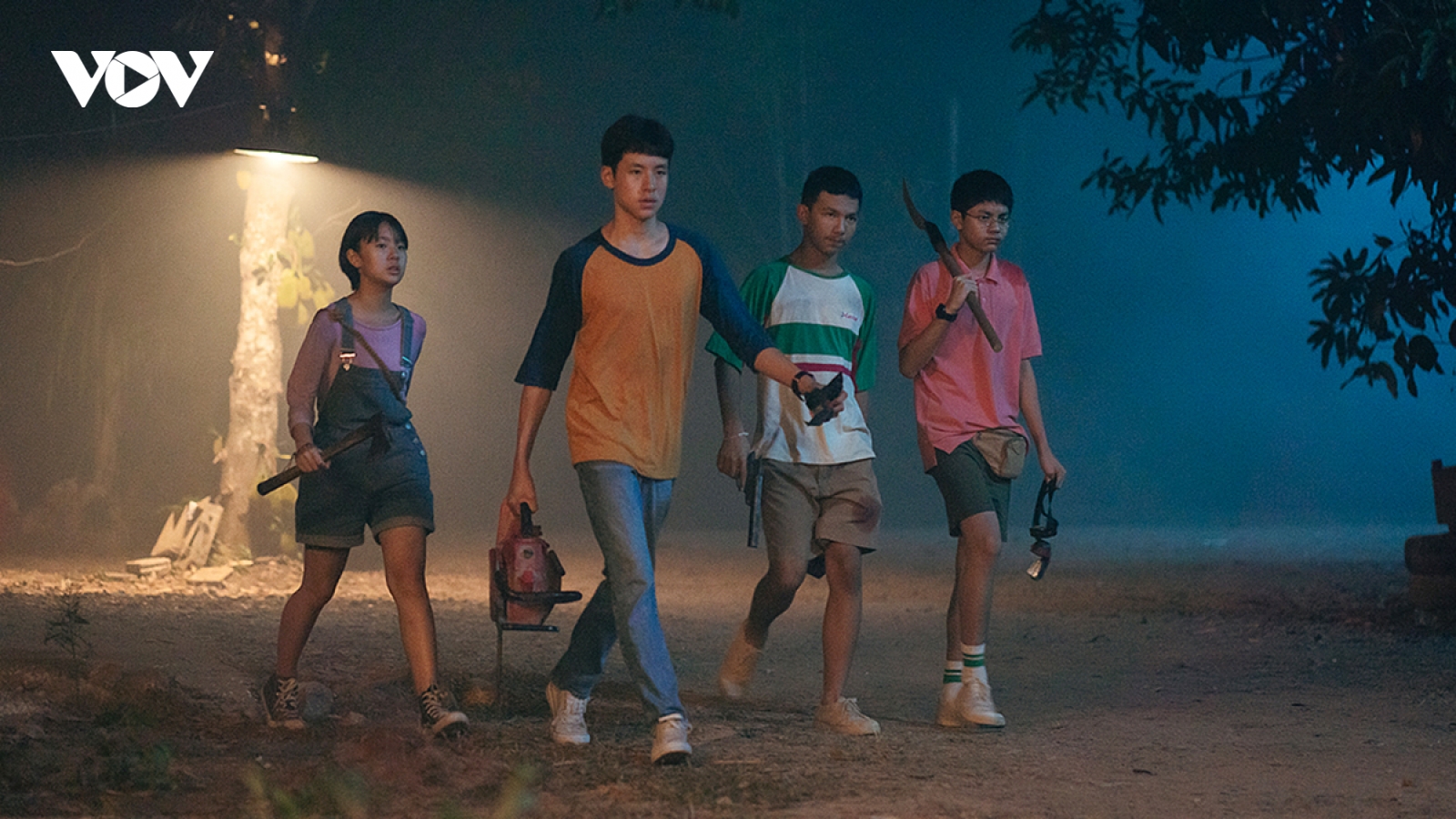 Dàn cast tuổi teen Thái Lan chiến đấu với sự nguyền rủa trong Đồng Dao Ma Quái