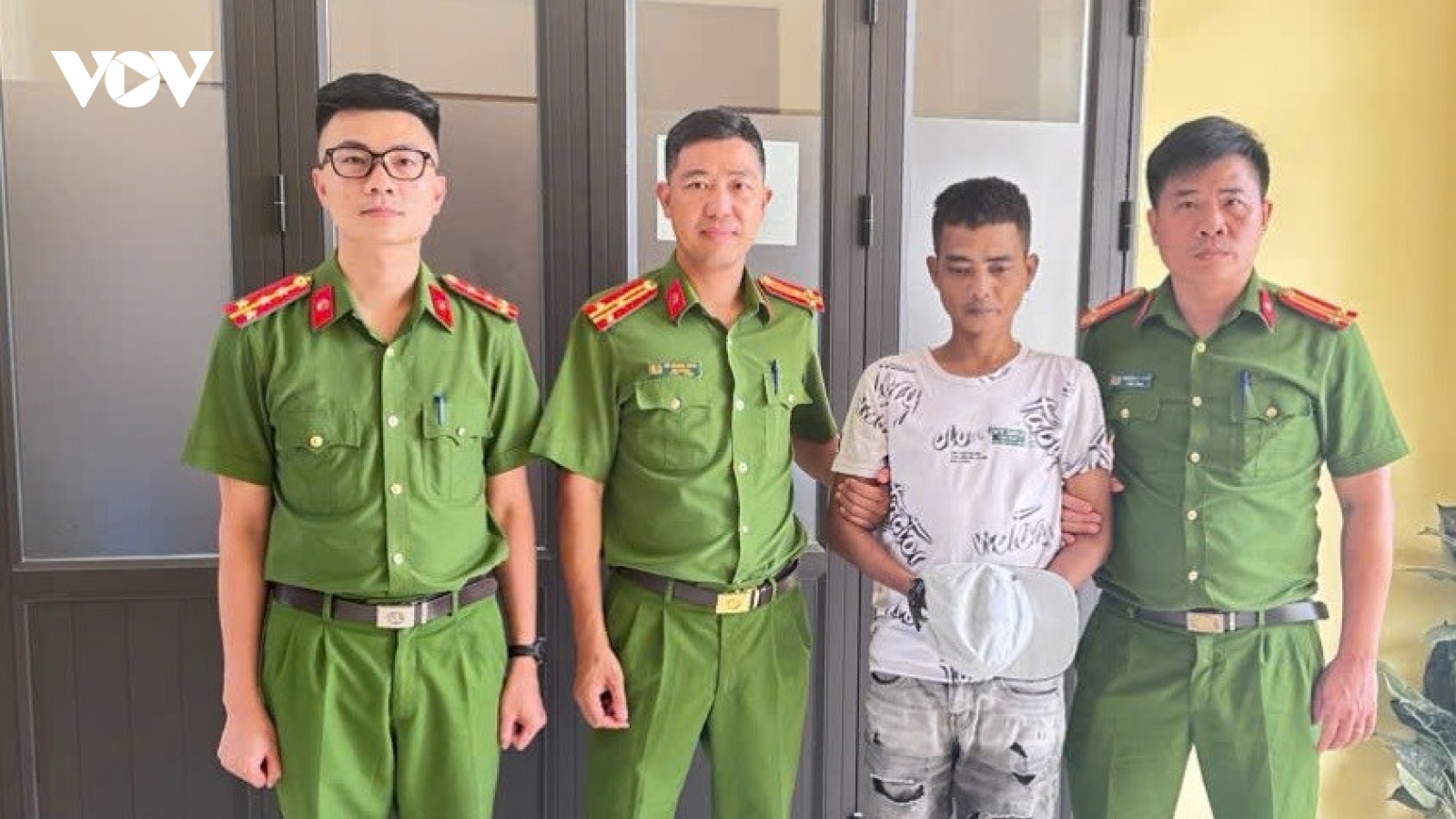 Bắt giữ đối tượng truy nã “đặc biệt” sau gần 8 năm lẩn trốn