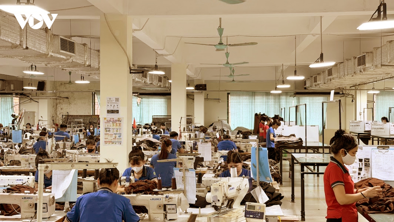 Đổi khung giờ bán điện sản xuất kinh doanh: Doanh nghiệp tìm cách thích ứng