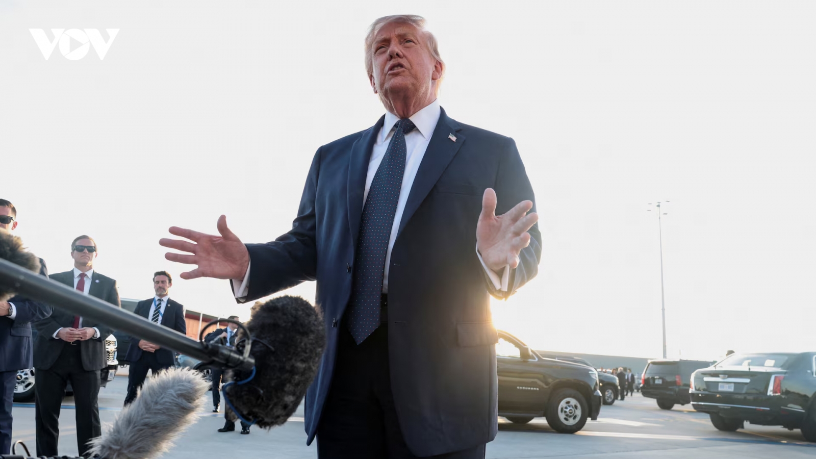 Phá vỡ các “lằn ranh đỏ”, ông Trump đang lãng phí quyền lực của nước Mỹ?