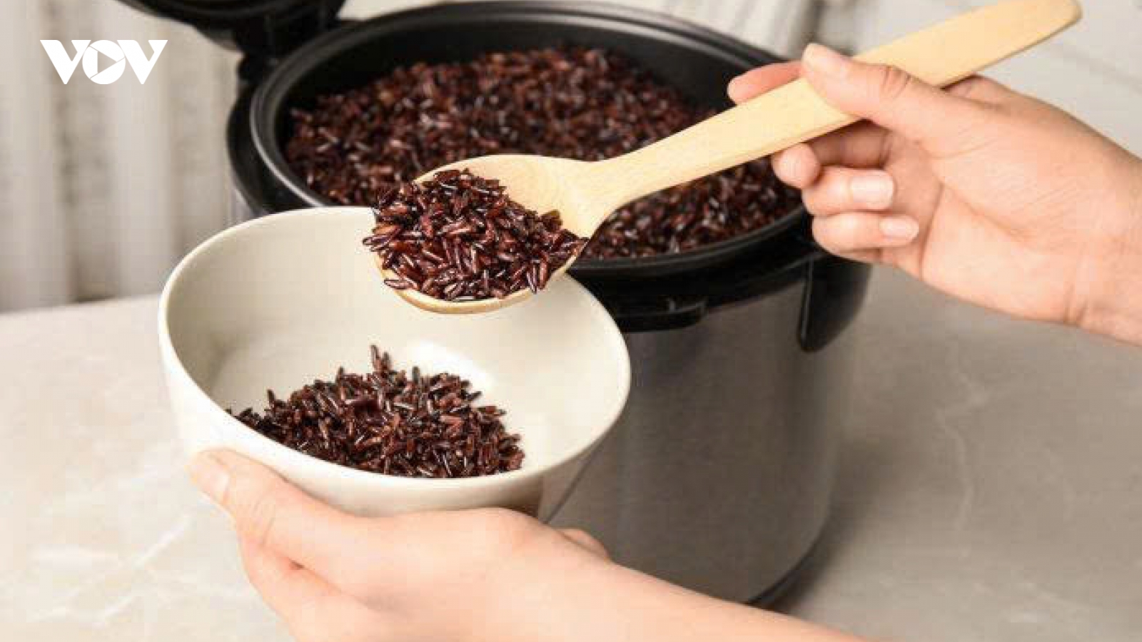 Cách nấu cơm gạo lứt chuẩn vị, dẻo thơm và tốt cho sức khỏe