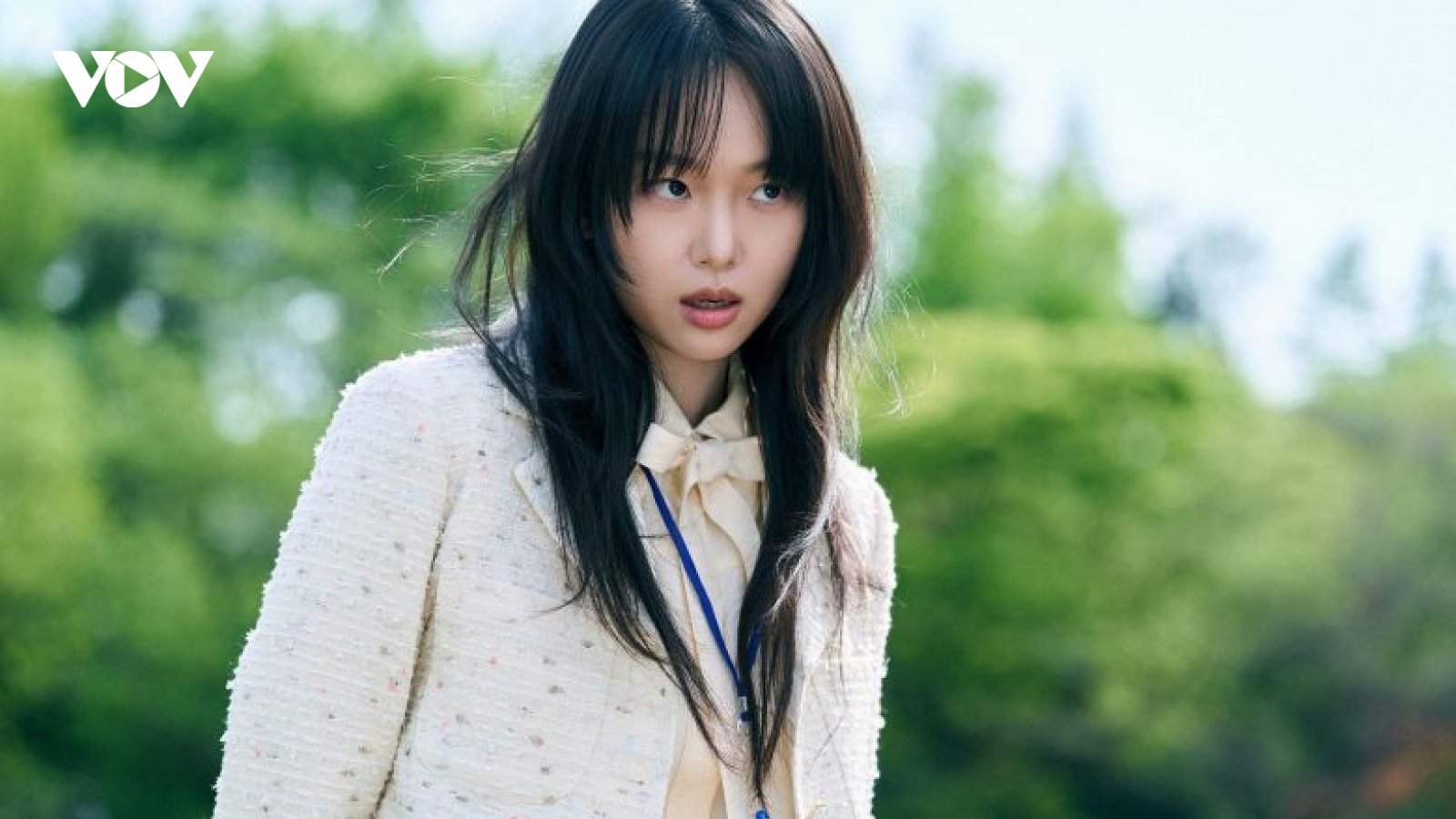 Jin Ki Joo bất ngờ bị chê diễn xuất giữa lúc Teach You a Lesson gây sốt