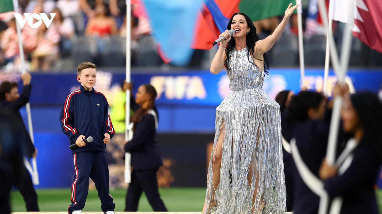 Katy Perry gây sốt World Cup 2026: Visual bùng nổ, khoảnh khắc tình tứ gây bão