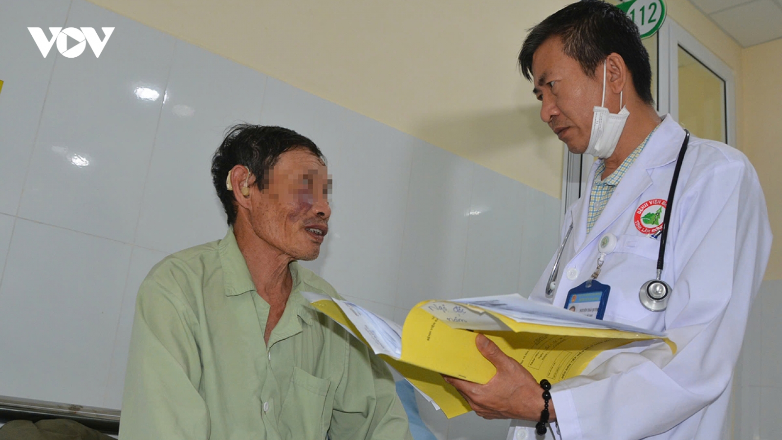 4 người nhập viện sau bữa cơm có nấm rừng