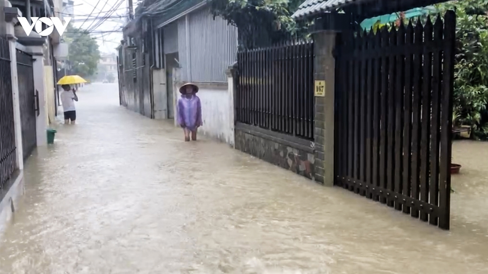 Mưa lớn gây ngập cục bộ 1 số khu vực đô thị ở Quảng Ninh