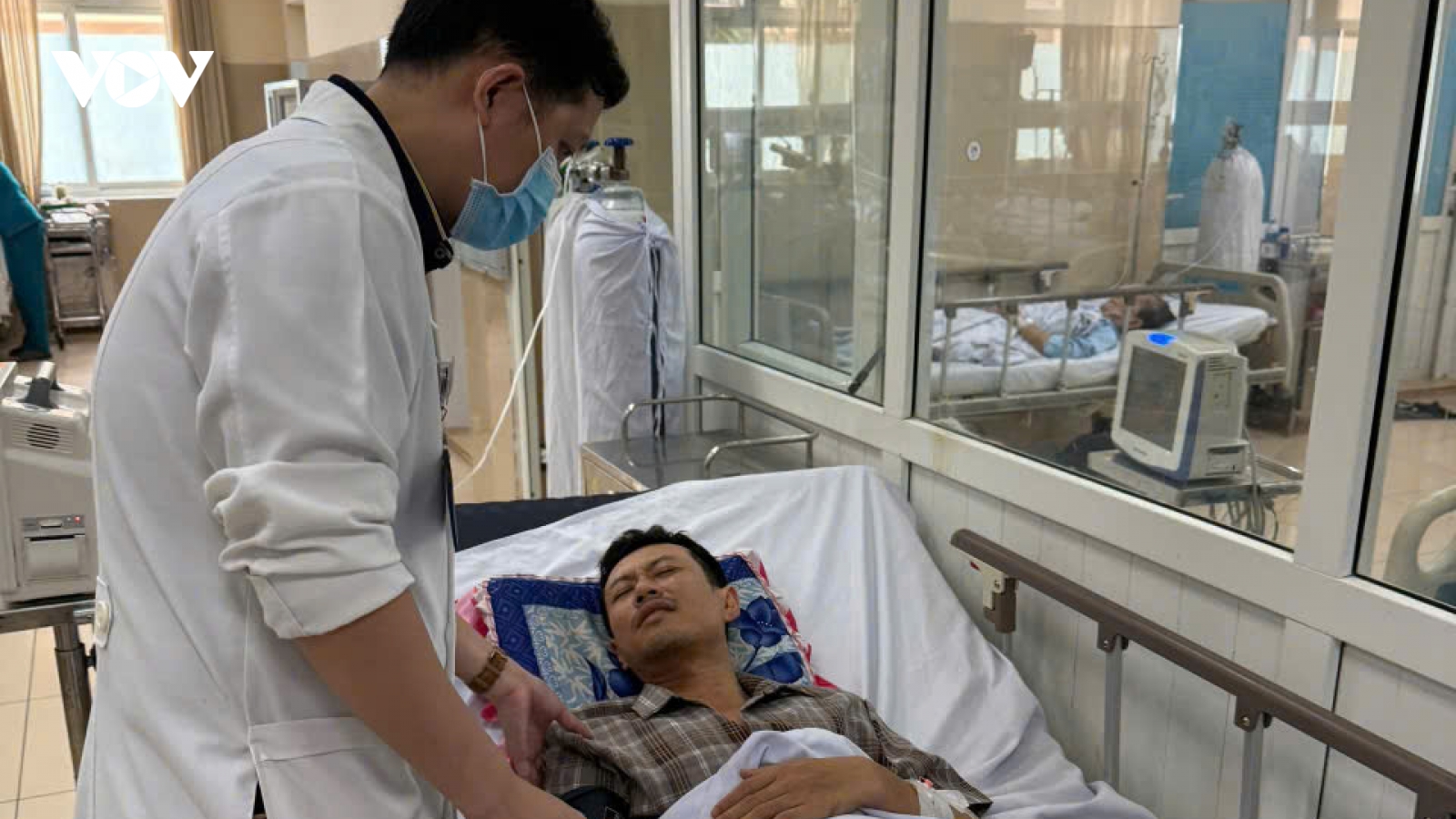 Một người dân Vĩnh Long bị sét đánh trên bãi nuôi ngao được cứu sống