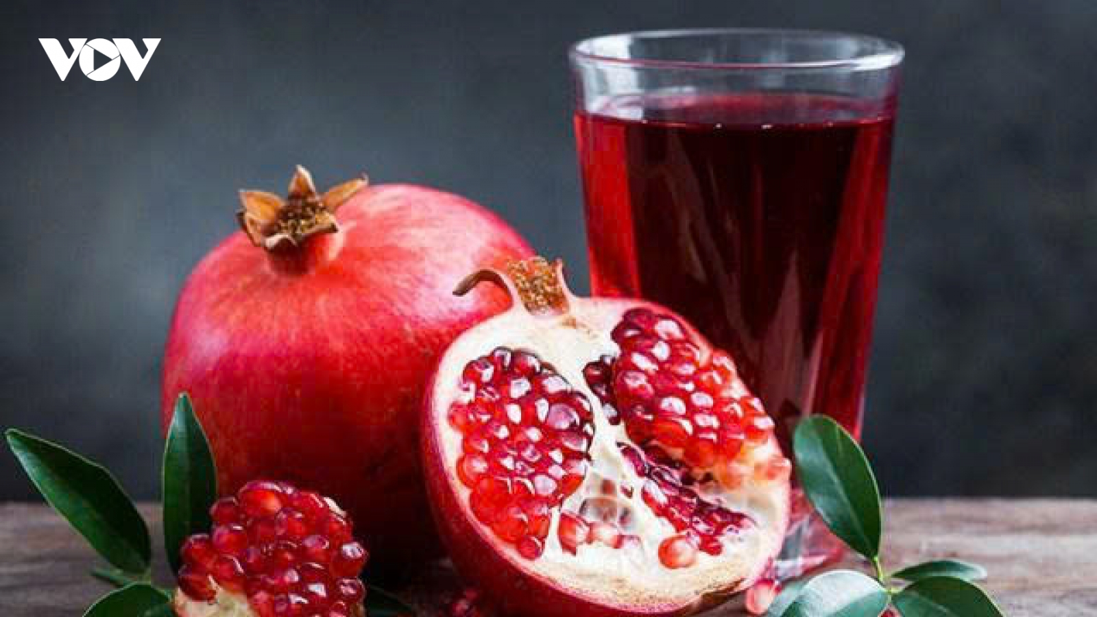 Nước ép lựu giàu dinh dưỡng nhưng 5 nhóm người sau nên hạn chế sử dụng