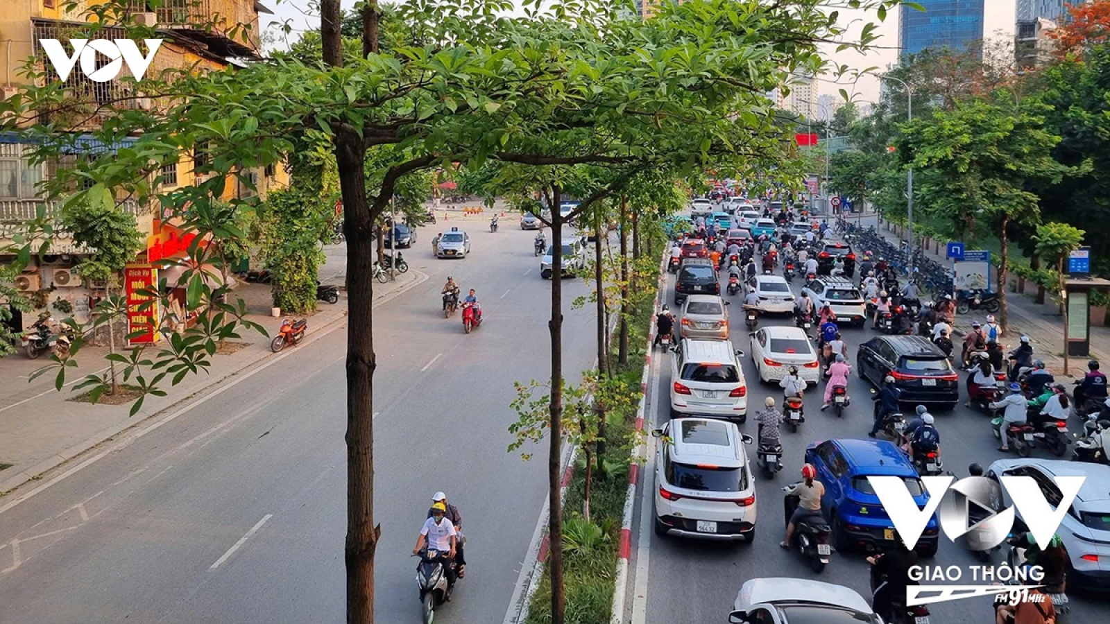 Phân luồng đảo chiều, cơ hội hạ nhiệt cho giao thông Hà Nội?