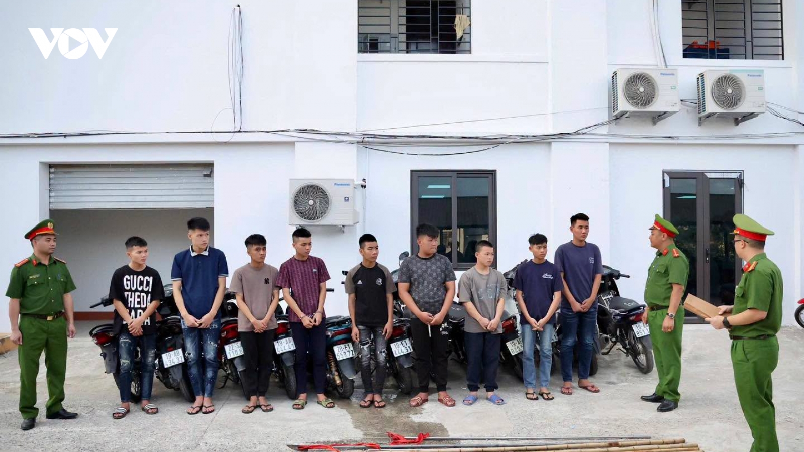 Khởi tố 10 bị can hẹn đánh nhau qua TikTok, mang hung khí gây rối ở Phú Thọ