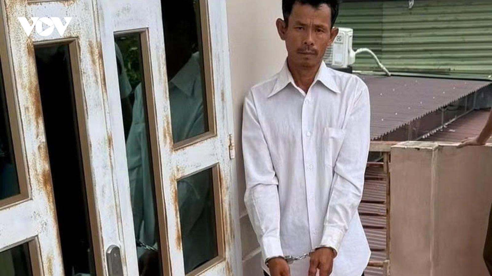 “Yêu râu xanh” bị bắt sau 15 năm lẩn trốn