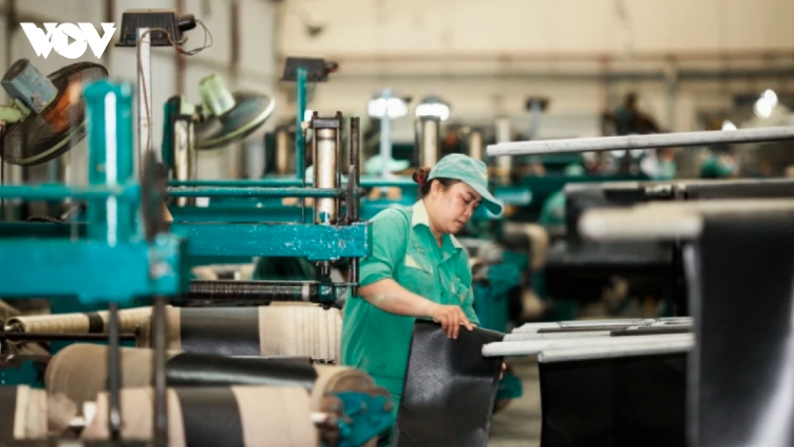 Chính phủ chỉ đạo tiếp tục hoàn thiện cơ chế điều hành thị trường xăng dầu