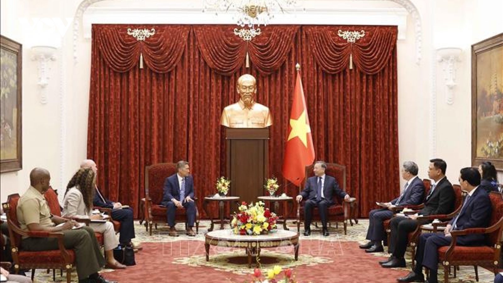 Tổng Bí thư, Chủ tịch nước Tô Lâm tiếp Quyền Bộ trưởng Hải quân Hoa Kỳ Hùng Cao
