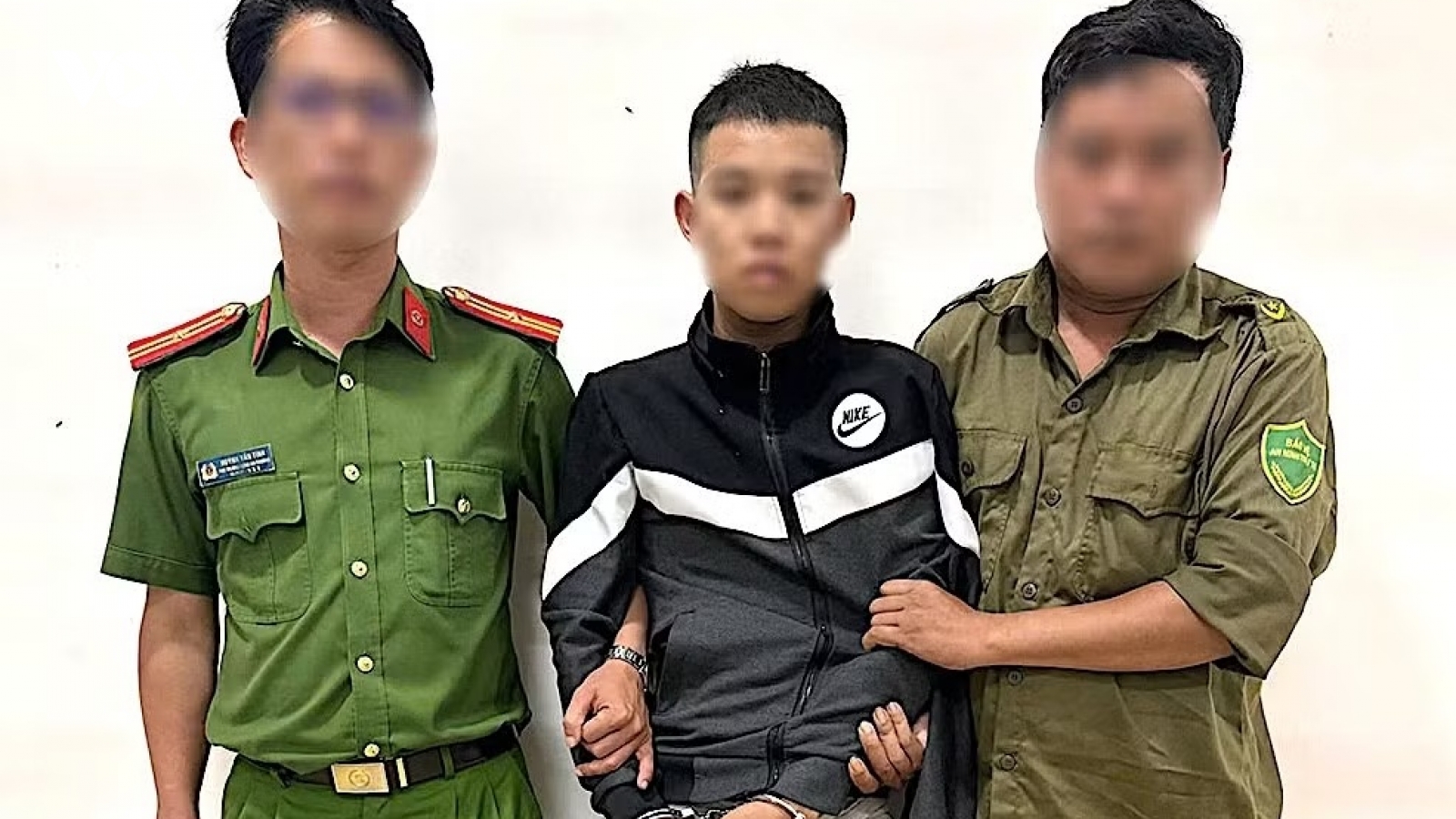 Bắt giữ đối tượng ném “bom xăng” gây bỏng cho công an và cha ruột