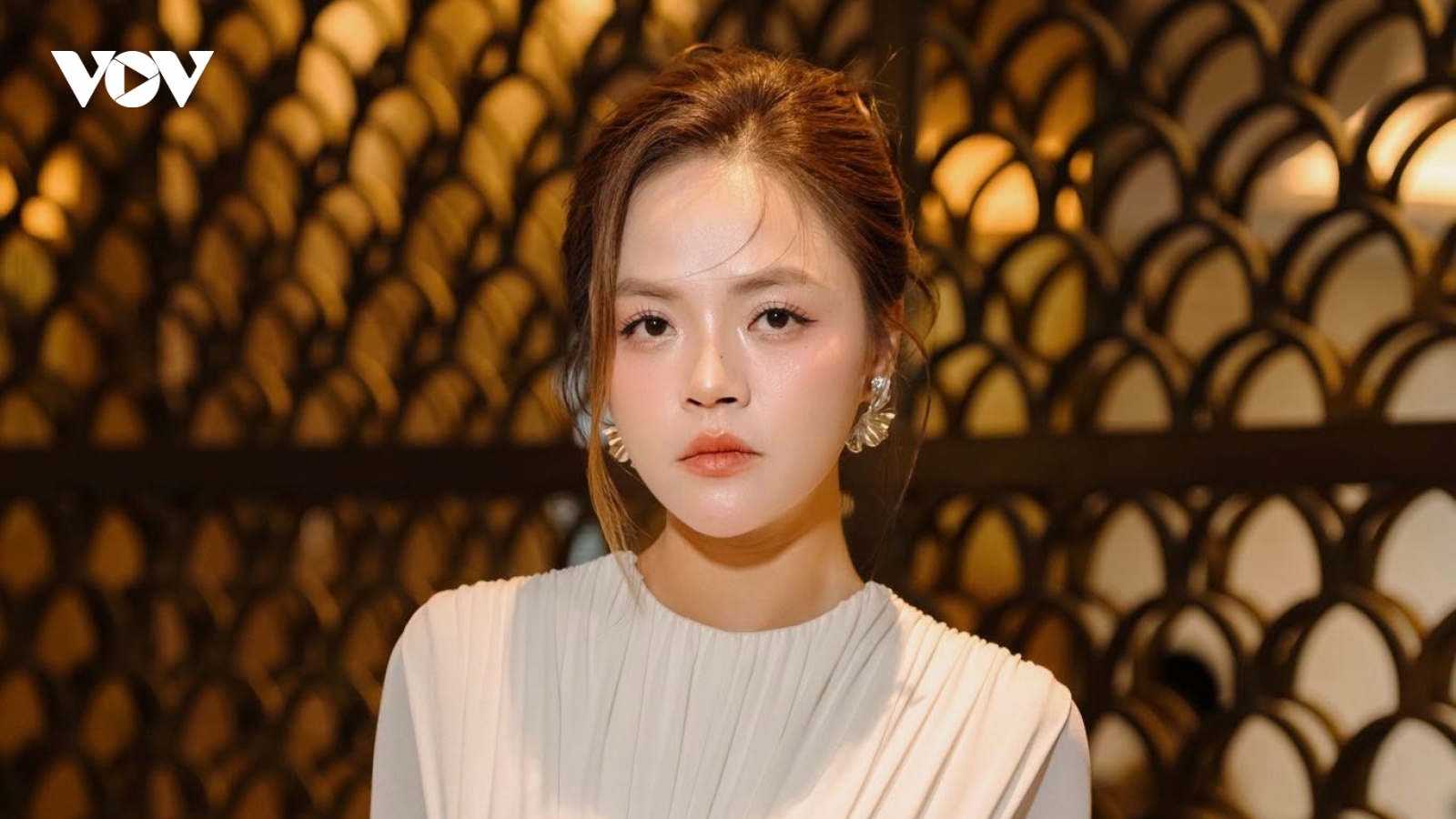 Thu Quỳnh tuổi U40: Ưu tiên sự yên bình, không đòi hỏi chu cấp từ bố của các con