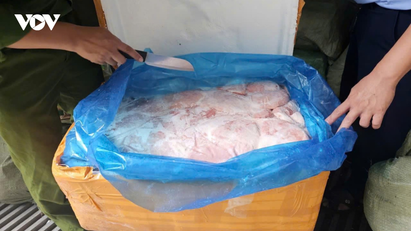 Phát hiện hơn 1,6 tấn thực phẩm đông lạnh không rõ nguồn gốc ở Bắc Ninh