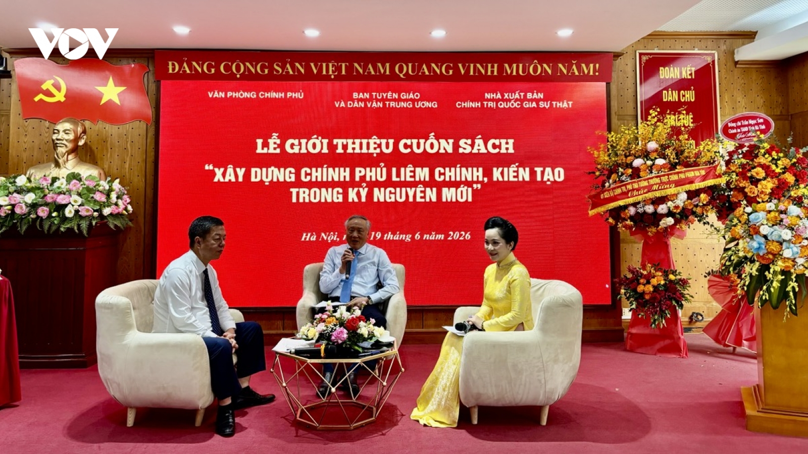 Giới thiệu sách của nguyên Phó Thủ tướng Thường trực Chính phủ Nguyễn Hòa Bình