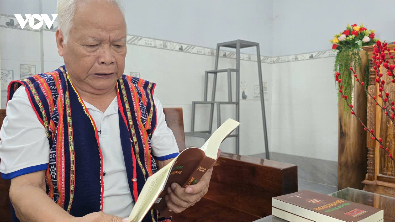 Nghệ nhân ưu tú Yang Danh: Từ người làm báo đến “cây đại thụ” văn hóa Ba Na Kriêm