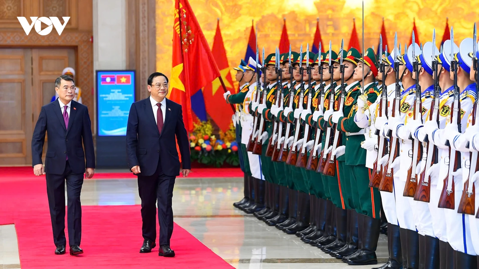Thủ tướng Lê Minh Hưng chủ trì Lễ đón Thủ tướng Lào thăm chính thức Việt Nam