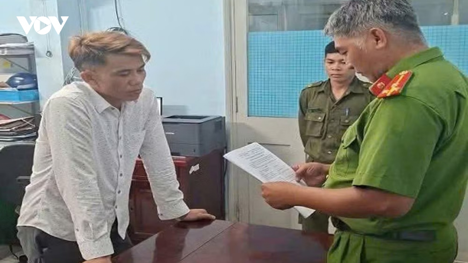 Khởi tố đối tượng đánh, dọa chém thẩm phán