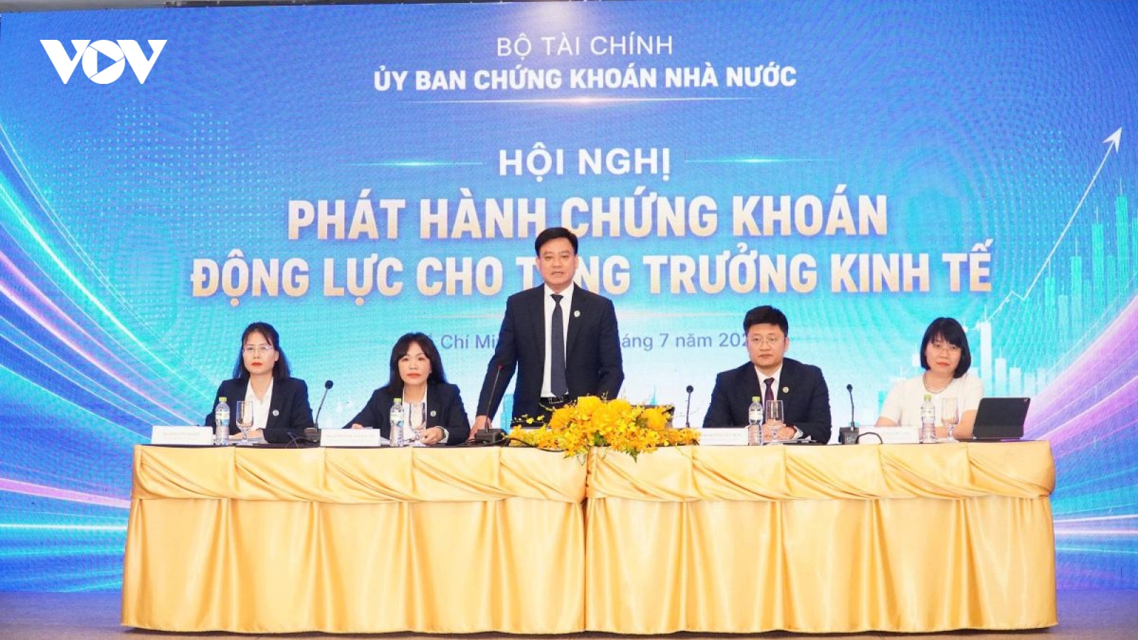 Thị trường trái phiếu chờ đón dòng tiền minh bạch