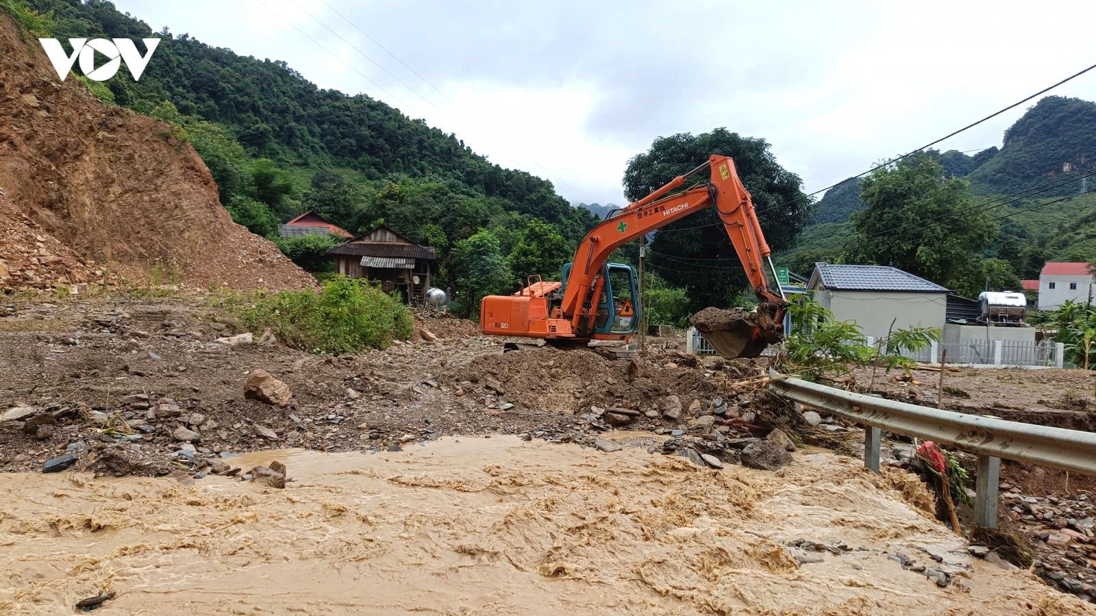 Sơn La vừa khắc phục hậu quả, vừa ứng phó mưa lớn trên các tuyến giao thông