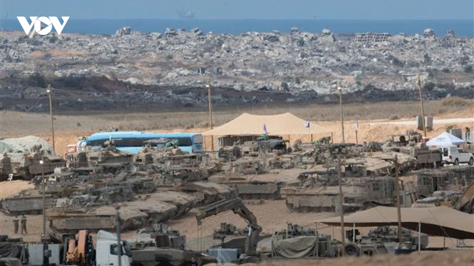 Israel xây tường ngăn cách bên trong dải Gaza