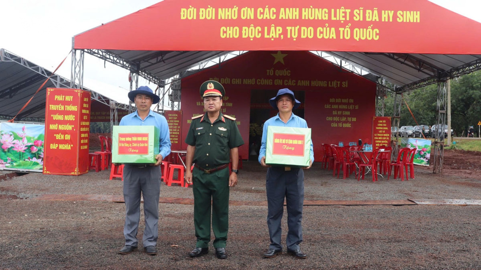 Quân khu 7 khen thưởng lực lượng tìm kiếm, quy tập 26 hài cốt liệt sĩ ở Đồng Nai