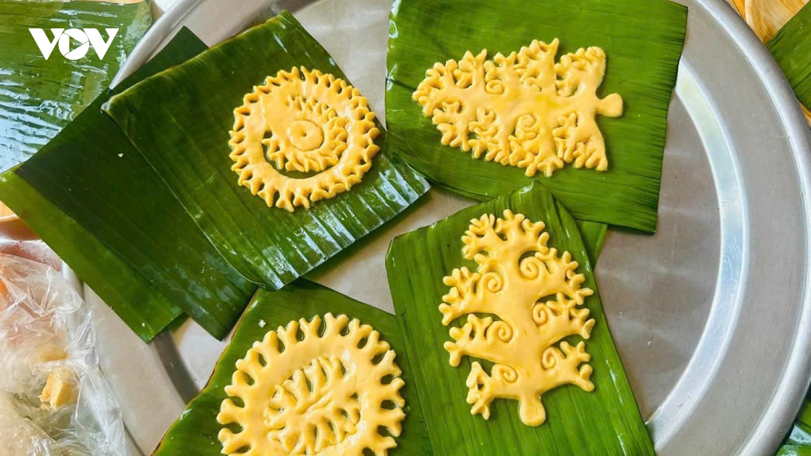 Gắn nhãn cho bánh gừng của người Chăm ở Lâm Đồng