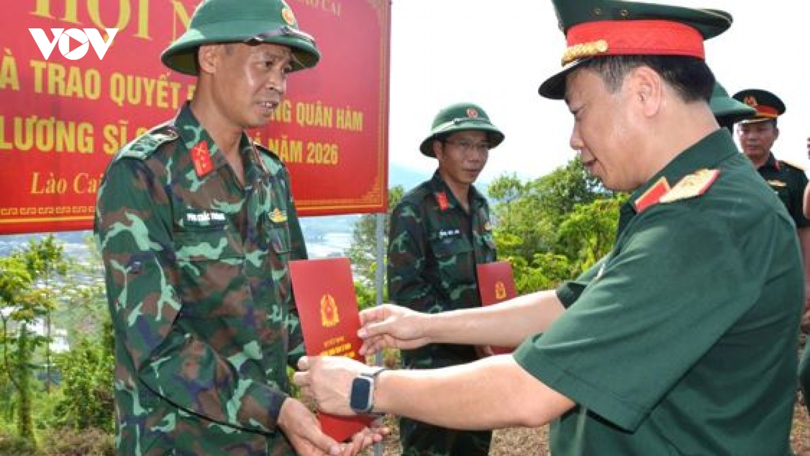Tri ân người có công góp phần toả sáng phẩm chất “Bộ đội Cụ Hồ”