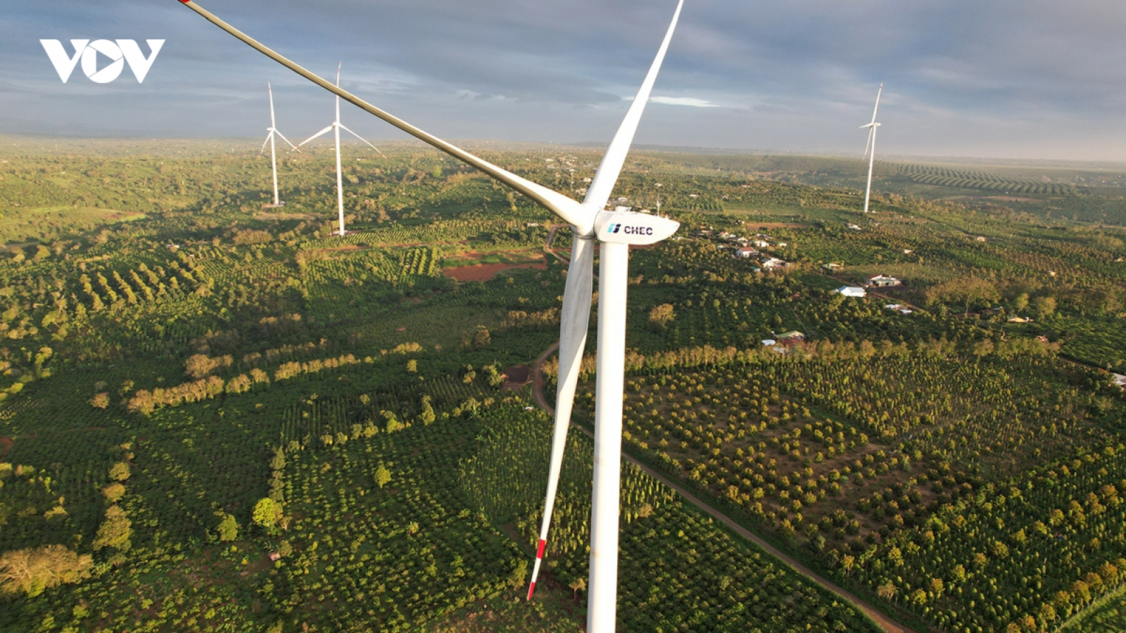 Dak Lak’s largest FDI wind power complex joins national grid