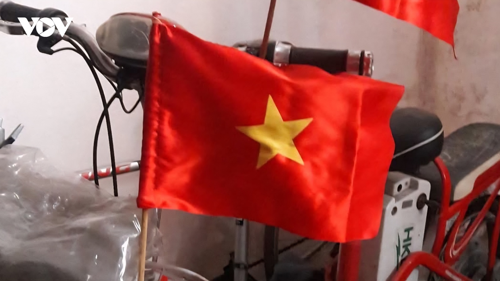 Xe bus và quán cafe mùa World Cup: Xem nhiều quen thói, nói nhiều quen mồm