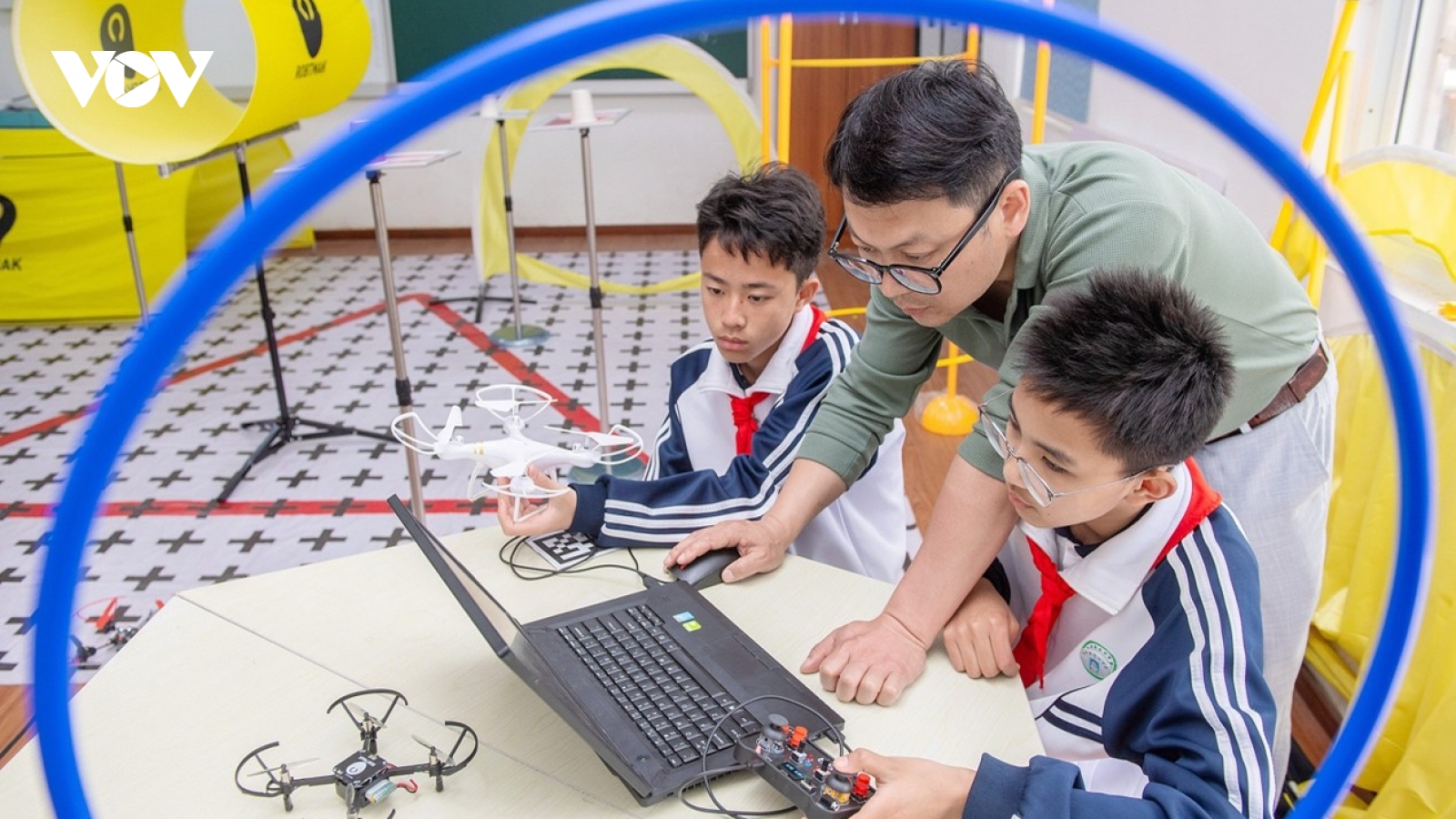 Trung Quốc đẩy mạnh giáo dục AI ở tất cả các cấp học đến năm 2030