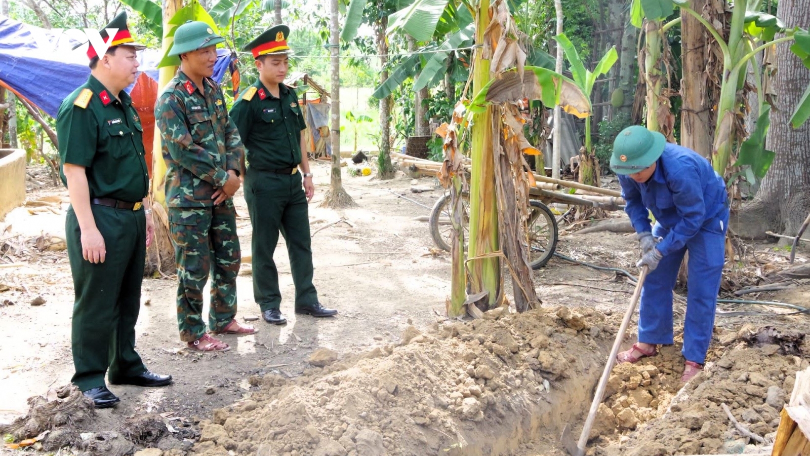 Tìm thấy hài cốt liệt sĩ cùng nhiều di vật trong hầm chiến đấu ở Quảng Trị