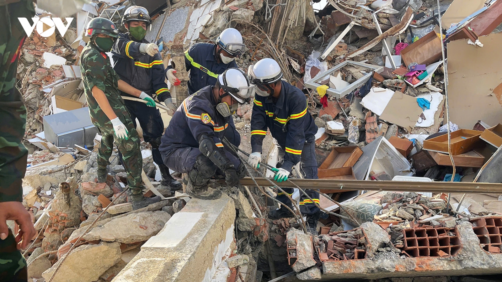 Vietnamese rescue team recovers 23 victims from Venezuela earthquake rubble