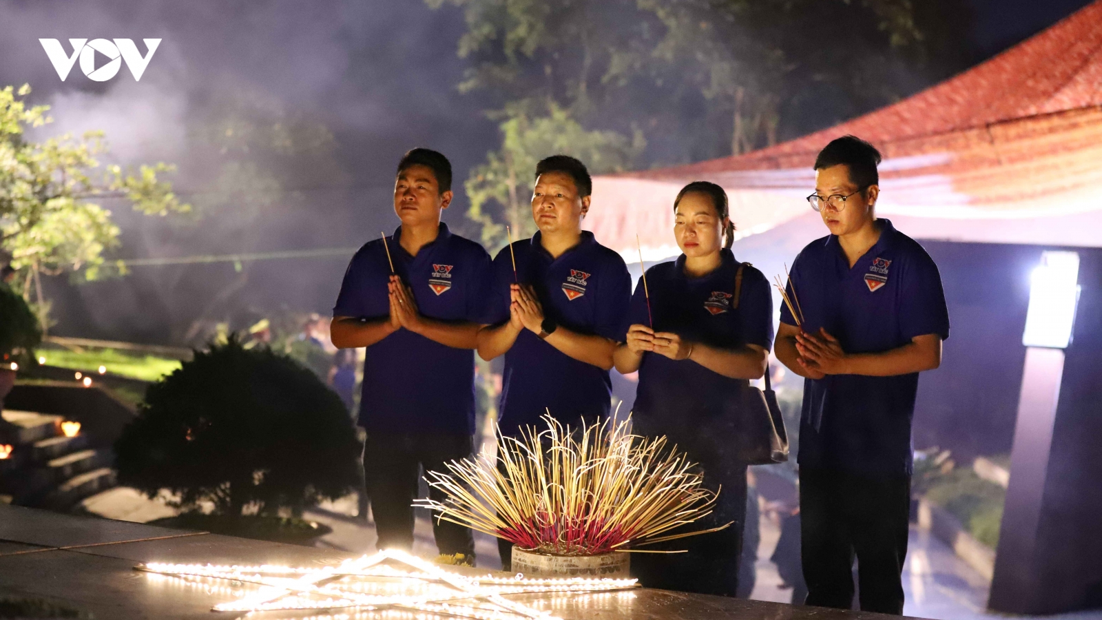 Hơn 200 thanh niên tri ân Anh hùng liệt sĩ tại Nghĩa trang Liệt sĩ Nhà tù Sơn La