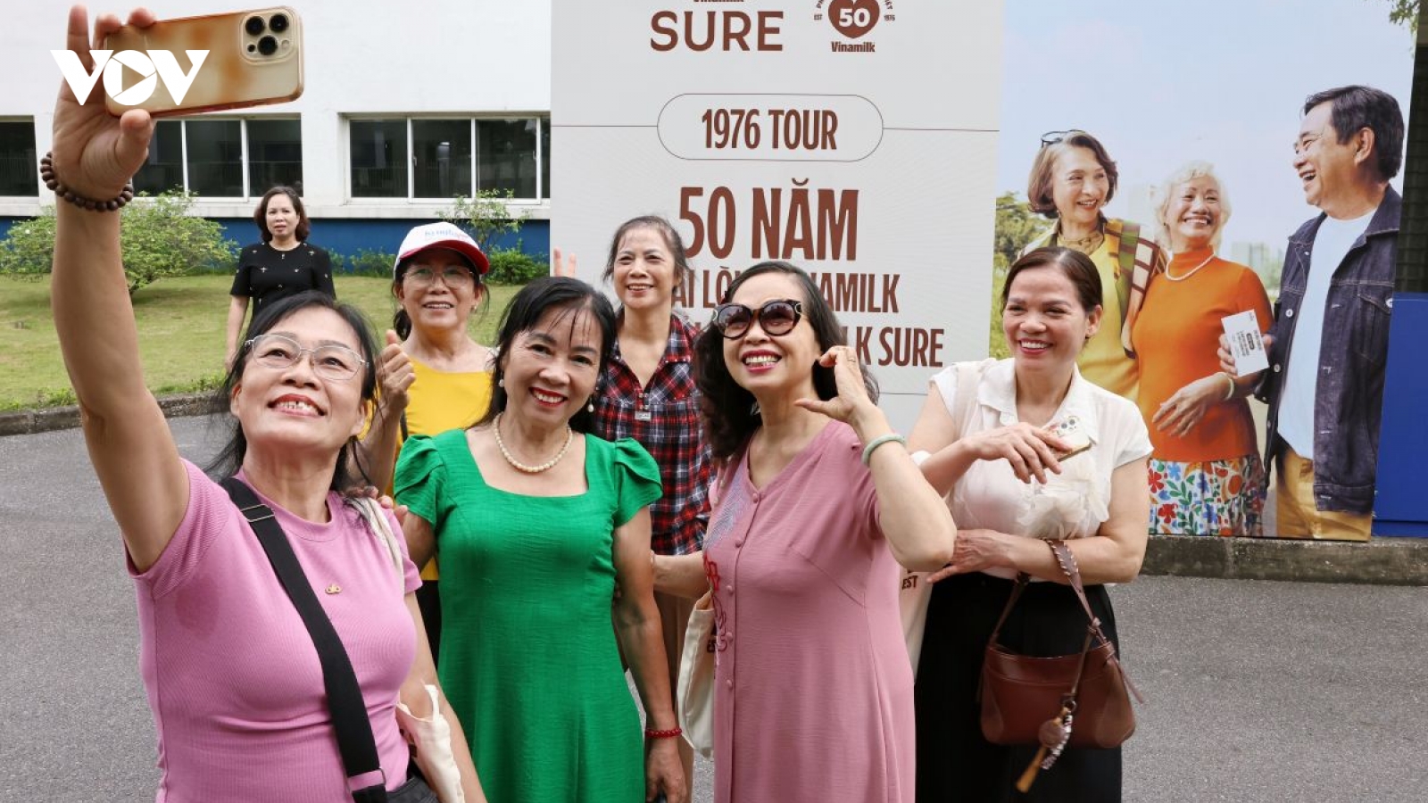 50 năm tin yêu Vinamilk, tuổi 50+ chọn Vinamilk Sure để sống khỏe mỗi ngày