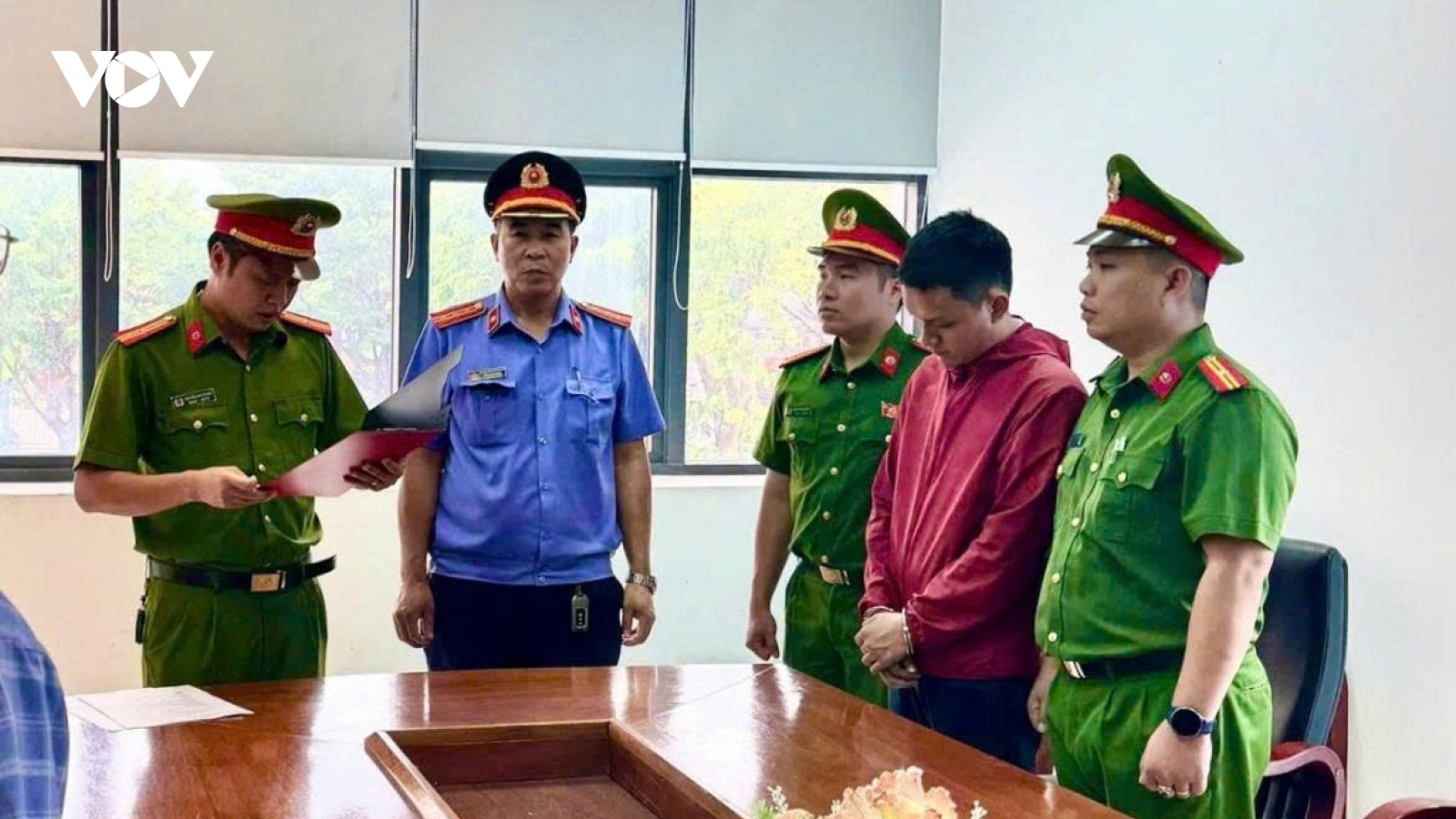 Nóng 24h ngày 12/7: Bắt cán bộ ngân hàng lừa đáo hạn chiếm đoạt hơn 29 tỷ đồng