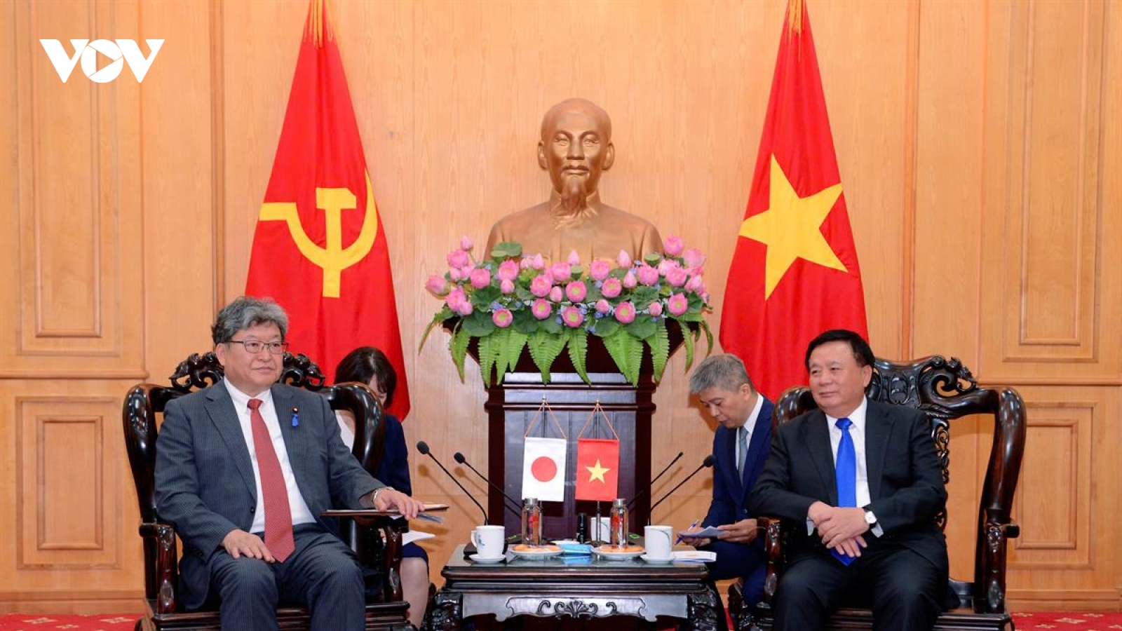 Chủ tịch Hội đồng Lý luận Trung ương tiếp Quyền Tổng Thư ký Đảng Dân chủ Tự do Nhật Bản