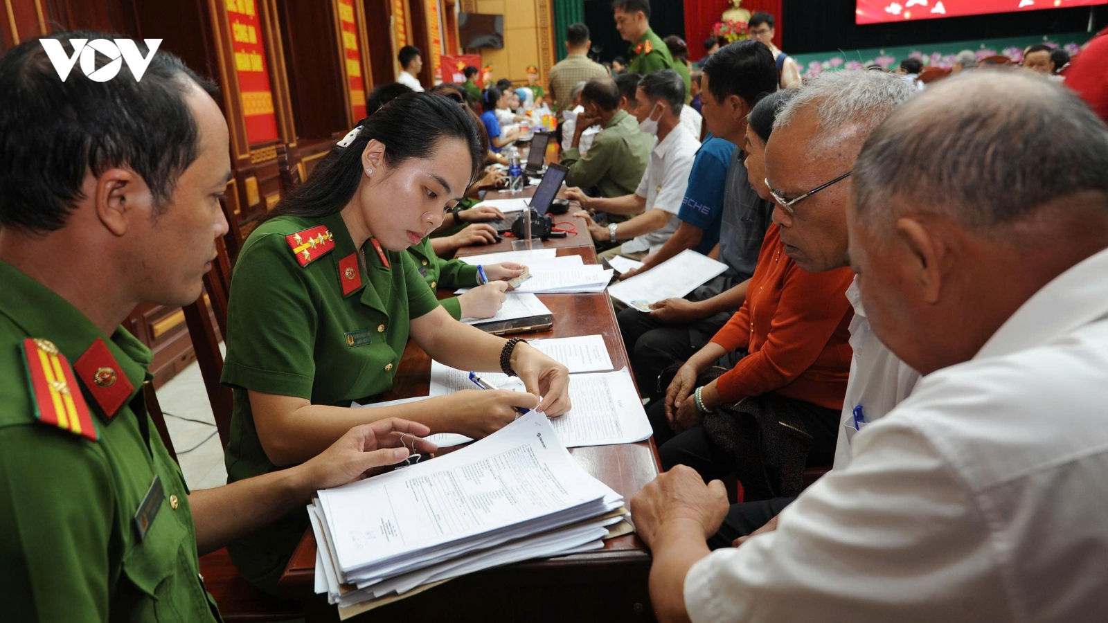 Thu nhận mẫu ADN: Hành trình tìm lại tên cho các anh hùng liệt sĩ
