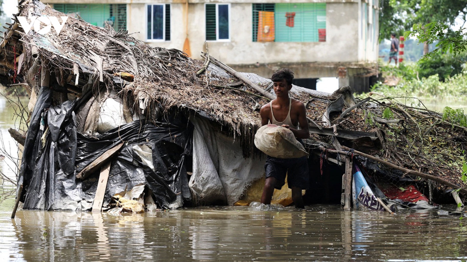 Mưa lớn và lũ quét tại Bangladesh khiến 51 người thiệt mạng