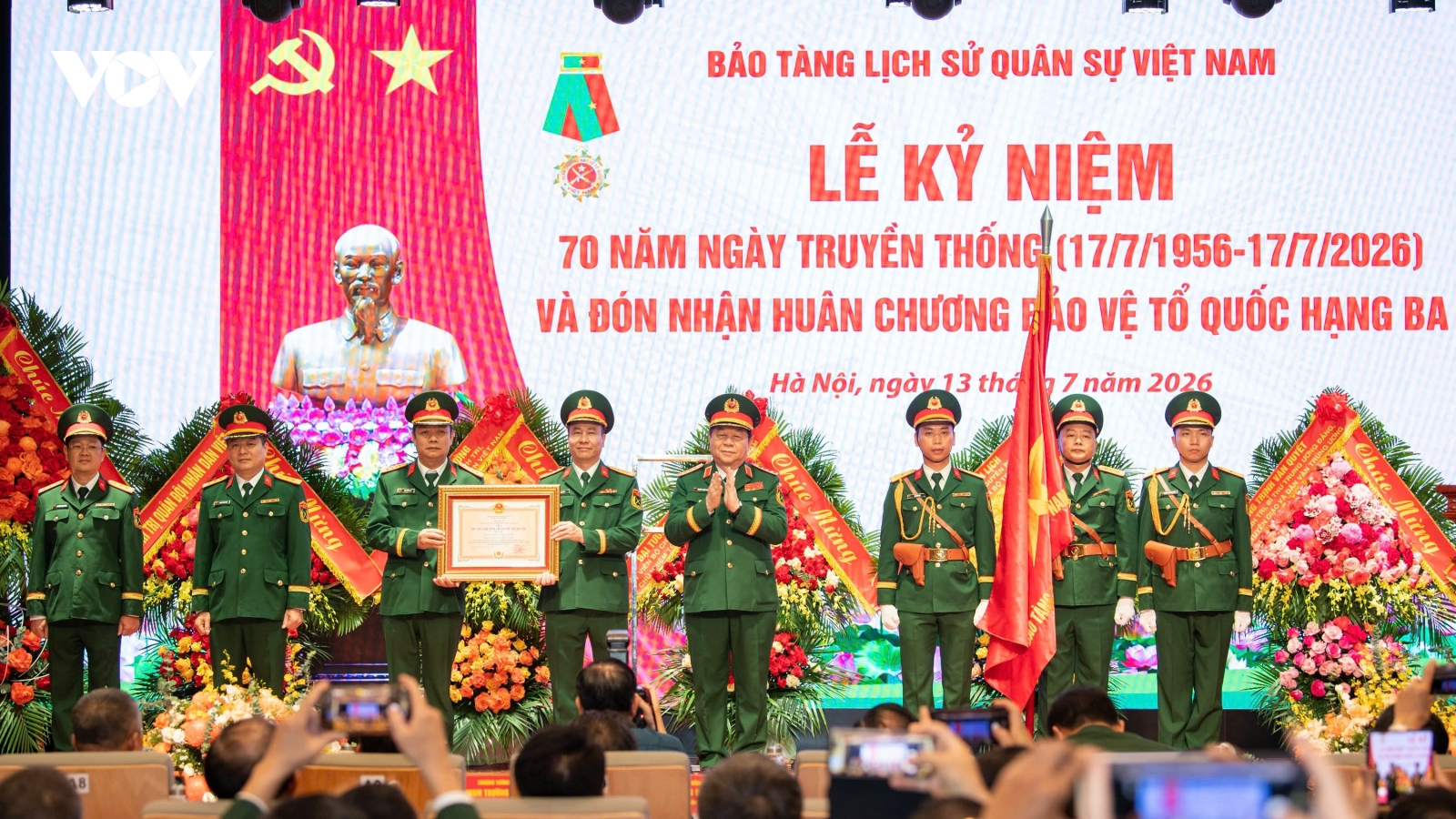 Bảo tàng Lịch sử Quân sự Việt Nam đón nhận Huân chương Bảo vệ Tổ quốc hạng Ba