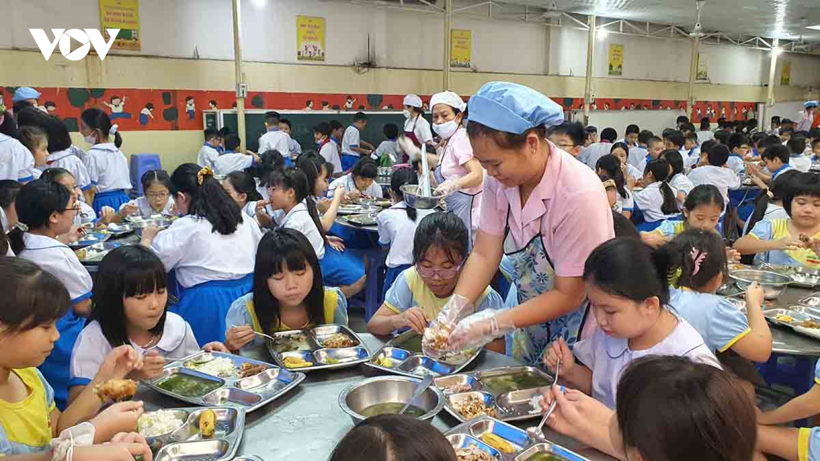 Hà Nội sẽ hỗ trợ bữa ăn bán trú cho học sinh tiểu học mức 40.000 đồng/ngày